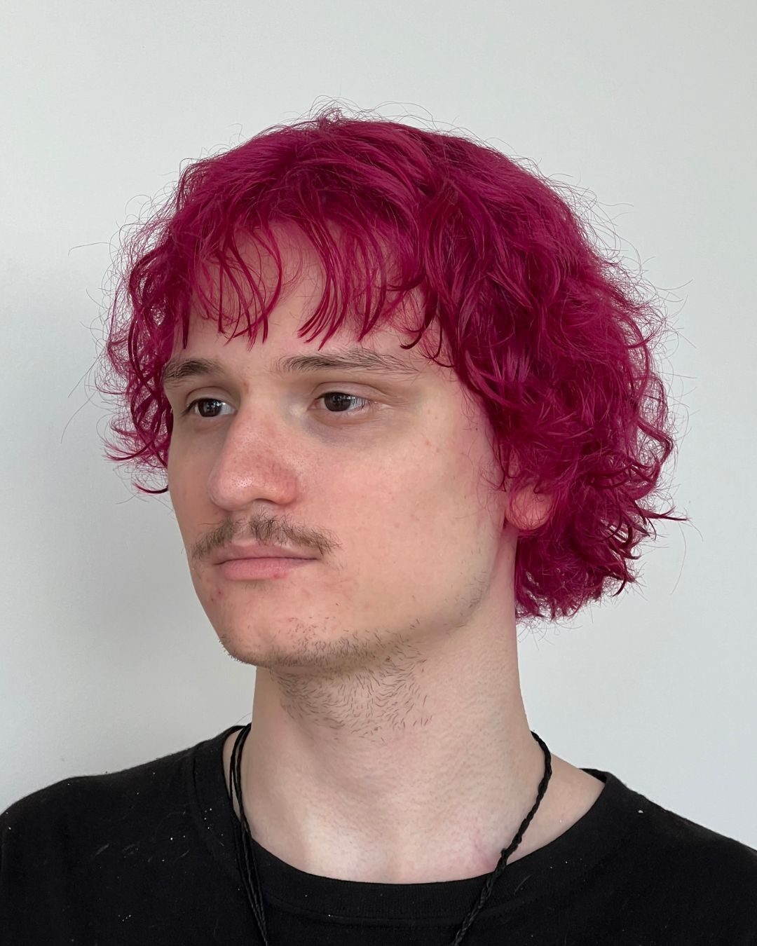 Corte curto magenta