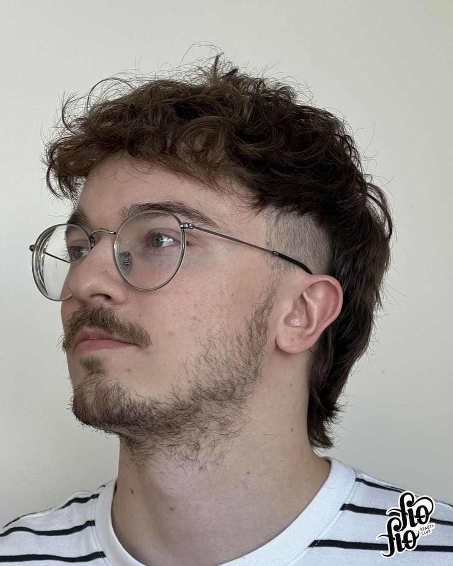Mullet contemporâneo com textura natural